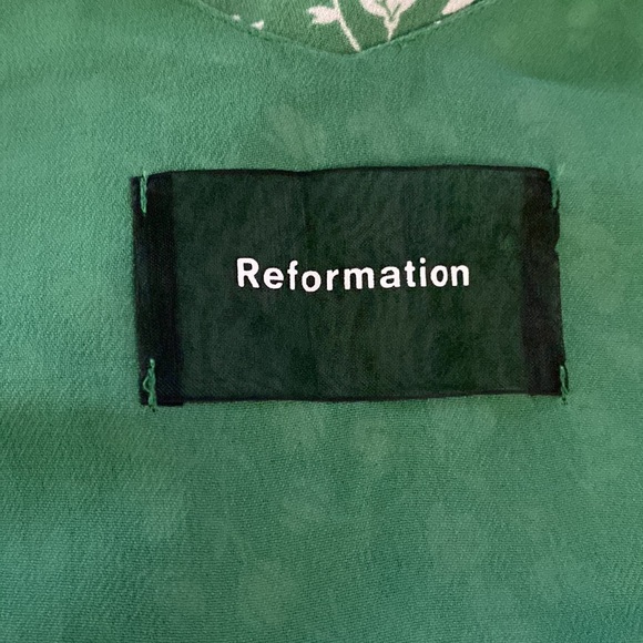 ❌SOLD❌NWOT Reformation Thora Floral Dress💚🤍💚 - Picture 5 of 11